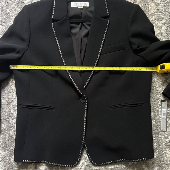 NWT Tahari Black Blazer with silver stud Detailing size 14p (Q101) - Picture 12 of 13
